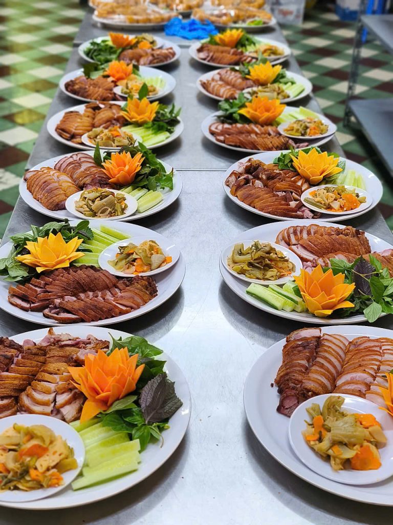 Nấu tiệc tại nhà mỹ vị như ý ban mon an happy garden